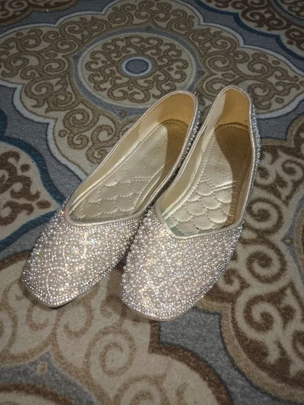 swarovski toshlari bn bezatlgan ayollar  baletkasi — фото 1