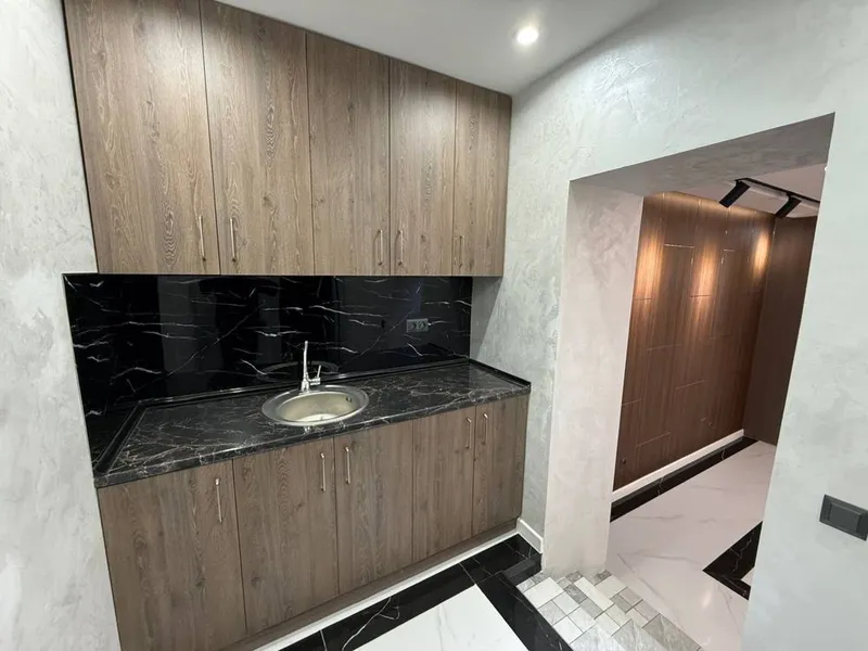 Аренда офиса 200м² / Яккасарайский р-н / ор-р Piramit Tower — фото 1