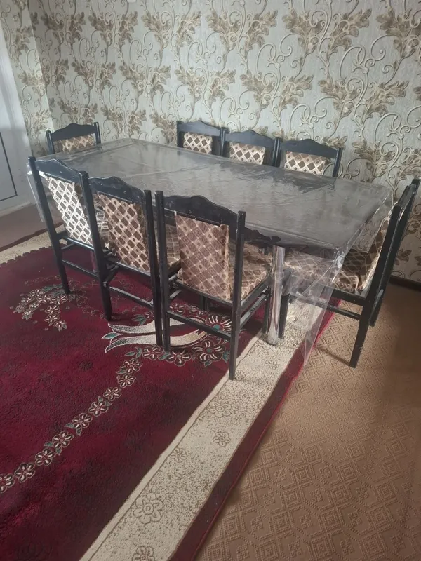 Продается стол со стульями. Г. Карши. Продается стол со стульями. Г. Карши.