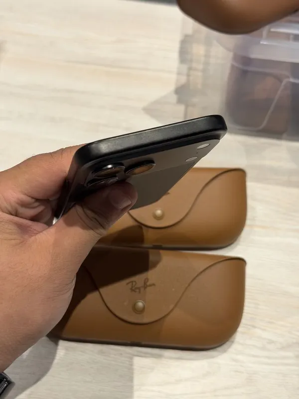 Iphone 17 pro max 1599$ qora limited edition 4