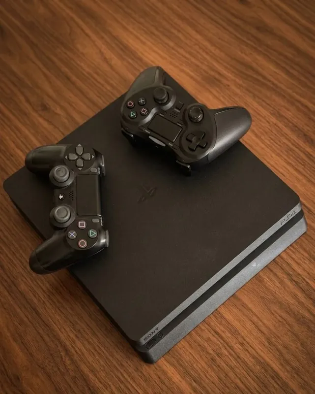 PlayStation 4 slim PlayStation 4 slim