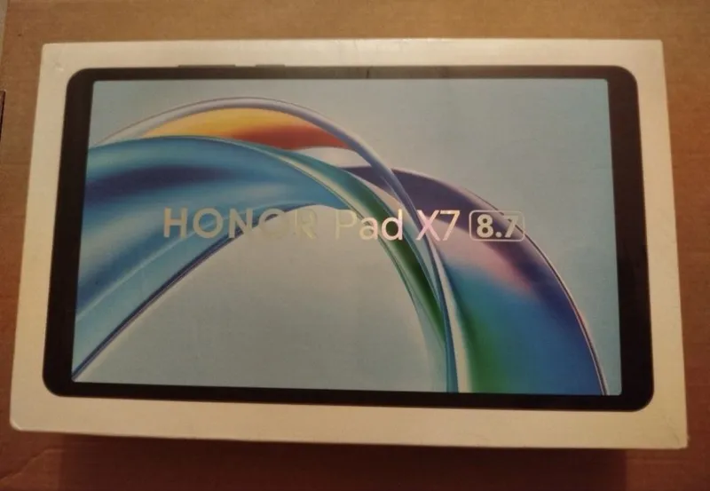 Honor pad X7 8.7 дюмли планшет сотилади.