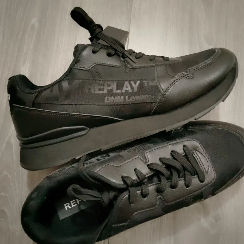Replay krossovkalari. 43–43,5. Original. 6