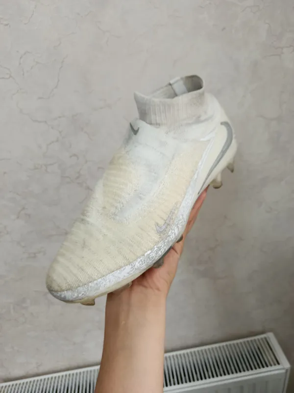 NIKE Phantom 6