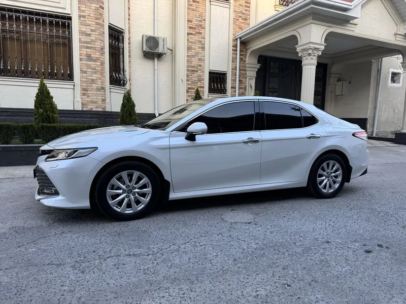 Toyota camry 70