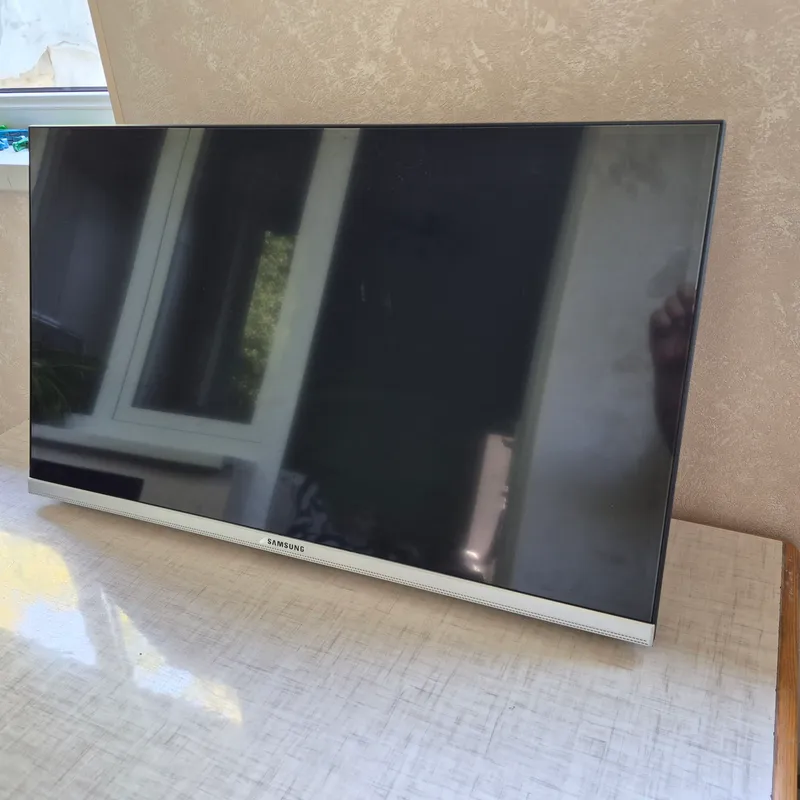 Телевизор SAMSUNG 32 дюйма и Smart TV BOX 2 Телевизор SAMSUNG 32 дюйма и Smart TV BOX 2