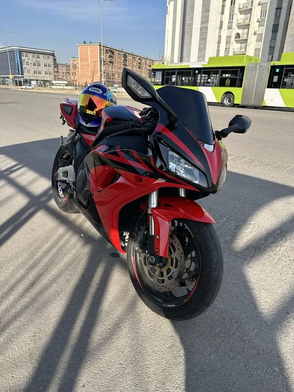 Срочно!! Продается Honda Sbr 1000 rr в идеальном состоянии док есть — фото 1