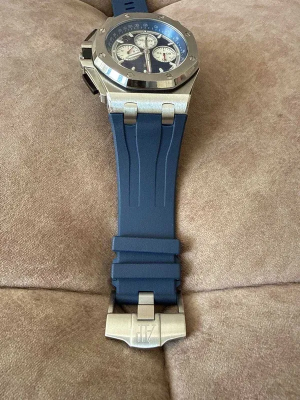Соат сотилади ROYAL OAKOFFSHORE J03109 3 Соат сотилади ROYAL OAKOFFSHORE J03109 3