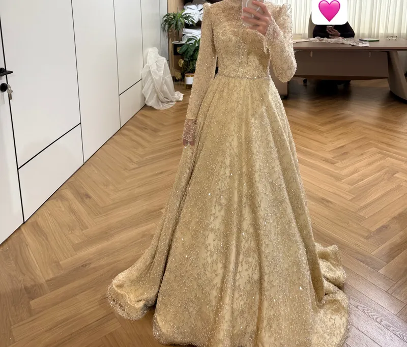 Вечернее платье