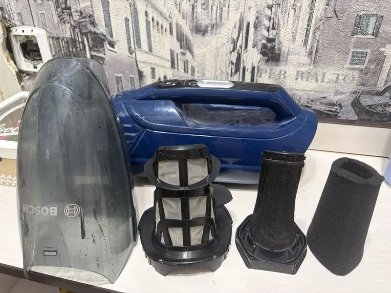 Продам ручной пылесос Bosch BCHF2MX20 3 Продам ручной пылесос Bosch BCHF2MX20 3