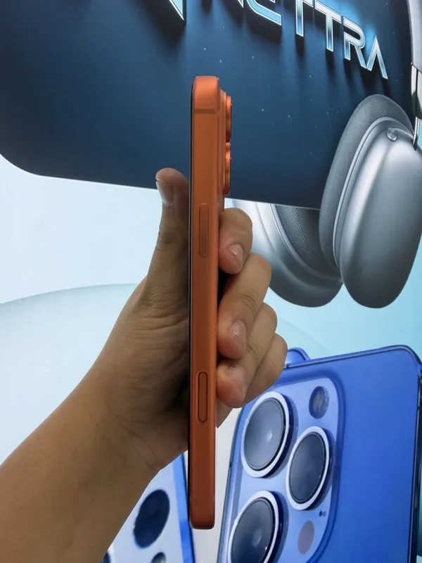 Iphone 17pro max 256 orange — фото 1