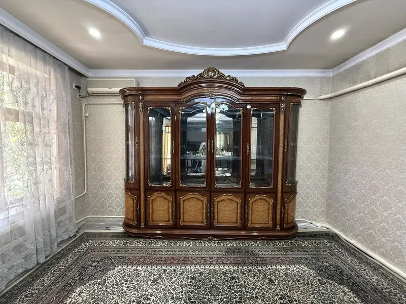 Сервант почти как новая Сервант почти как новая