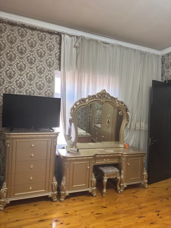 Продаётся полный комплект мебели для залаи спальни — фото 2