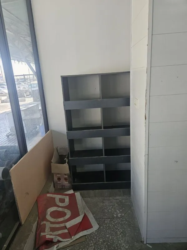 Vitrina mebel sotiladi arzon narxda 4