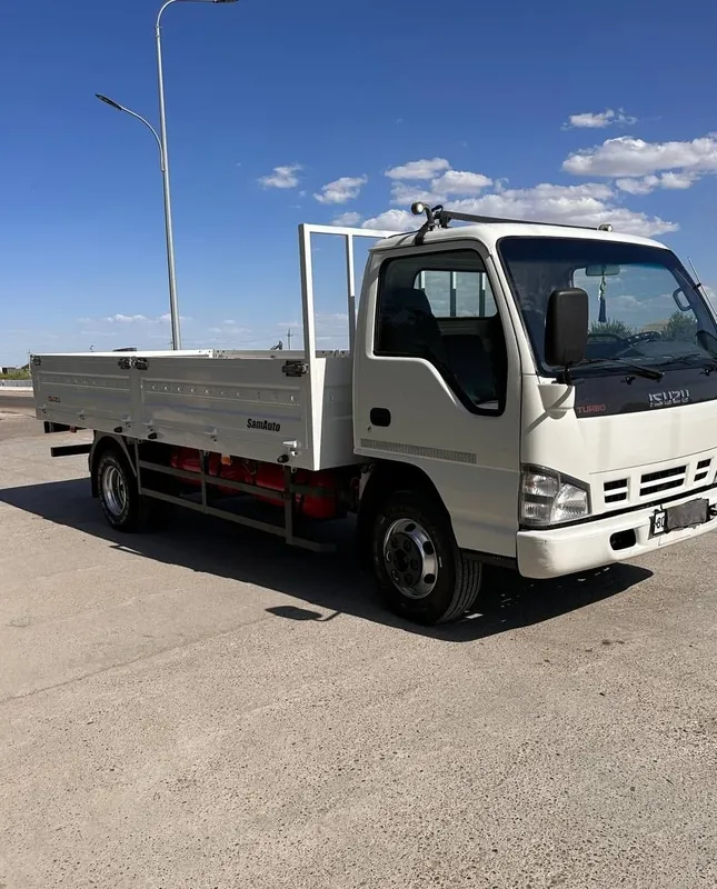 Продаётся бортовой Isuzu 4 Продаётся бортовой Isuzu 4