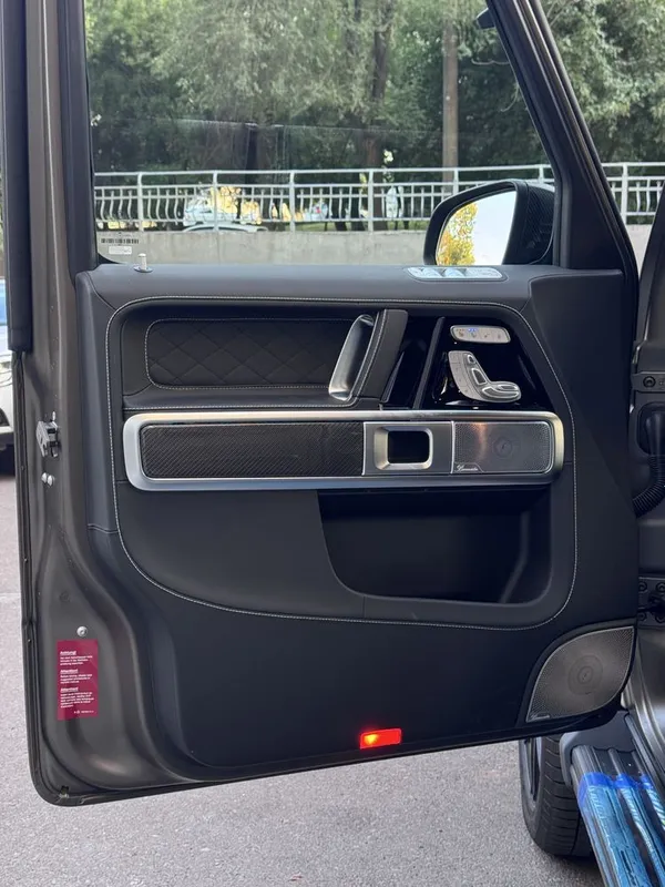 Mercedes Benz G63 AMG 4