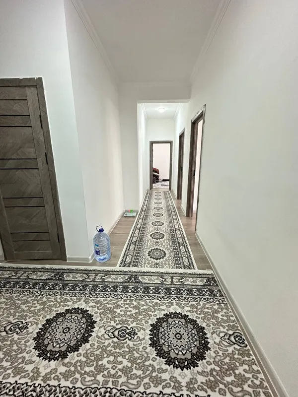 Nurhayot turar joyajmuasidanUy sotiladi 103,4 kv 5 etaj 8