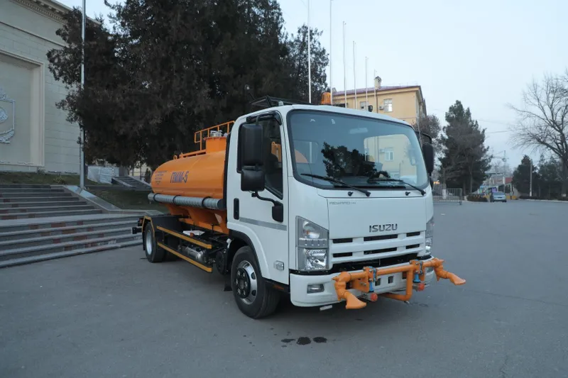 Поливомоечна машина 5 куб (Водовоз) Isuzu