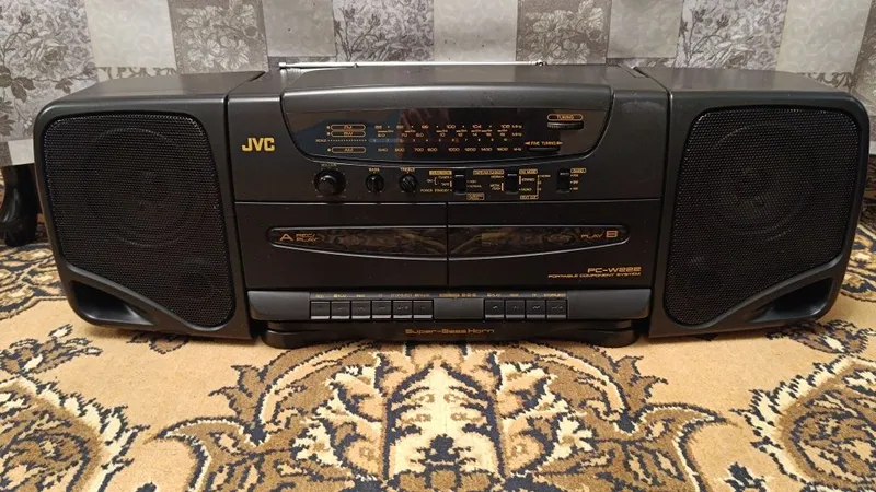 Большая магнитола JVC — фото 2