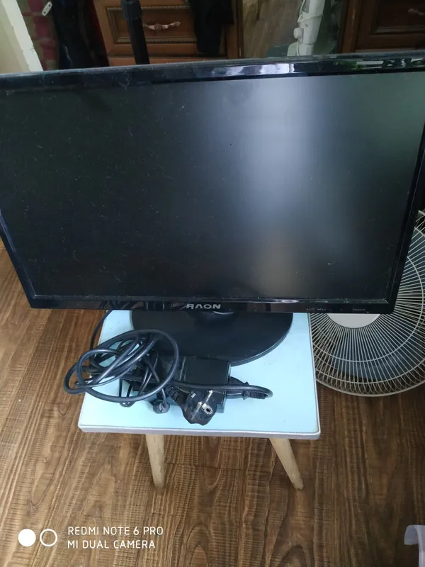 Monitor va kompyuter sotiladi 1