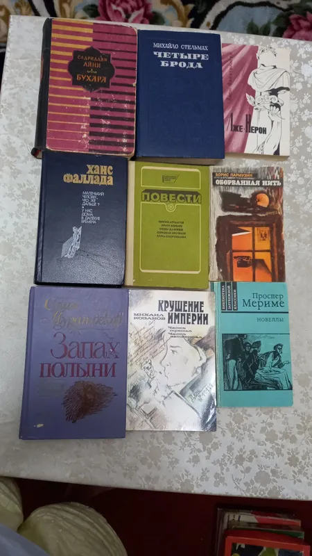 Продаю большую подборку книг для детей и подростков одним лотом. Продаю большую подборку книг для детей и подростков одним лотом.