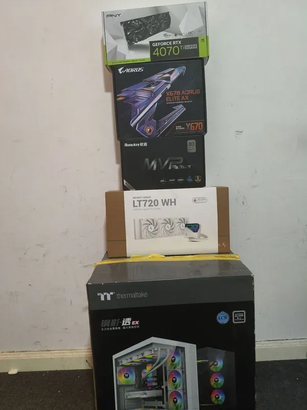 Ryzen 9, 32gbd dr5, rtx 4070ti super 16gb , 1tb ssd nvme 3