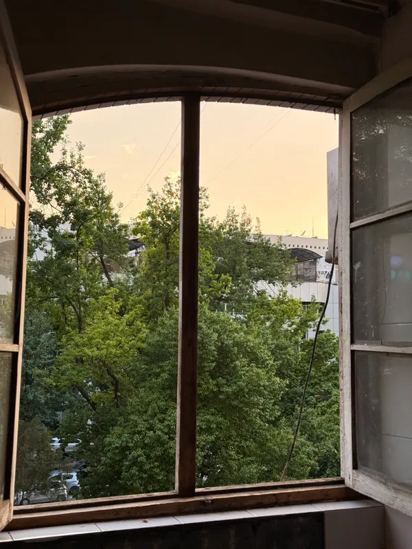 Oybek metro bekatida kvartira