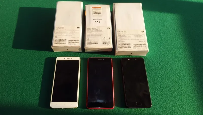 телефоны XIAOMI 3ШТ 1 телефоны XIAOMI 3ШТ 1