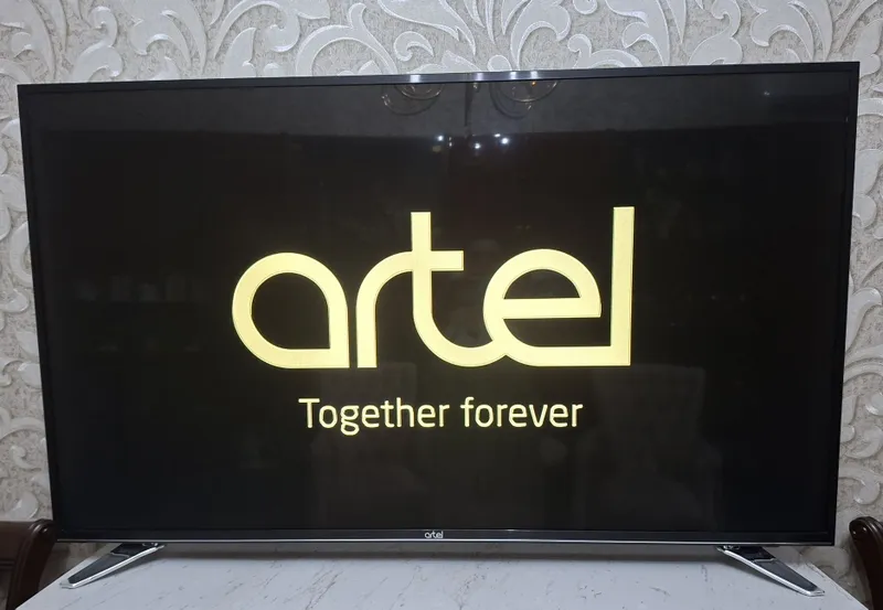 Телевизоры Artel Smart 43 и 55 . 1
