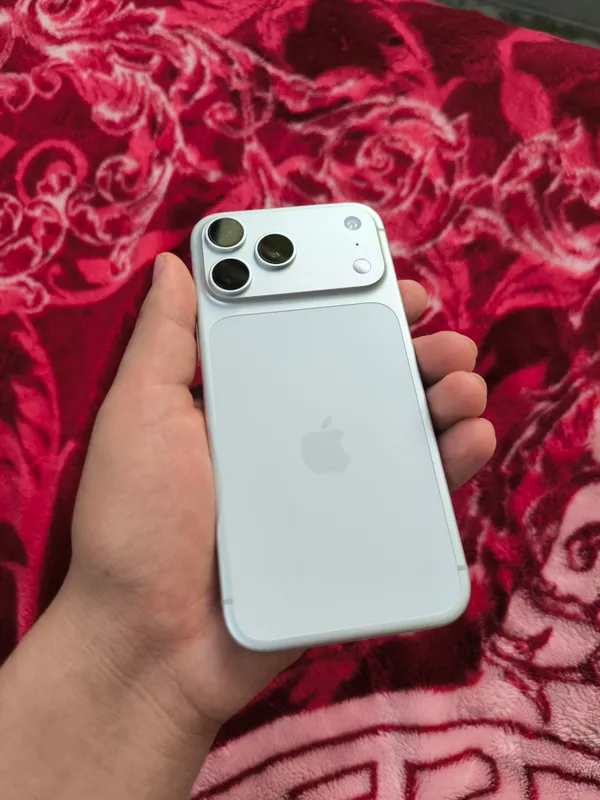 iPhone 17 Pro Max Silver