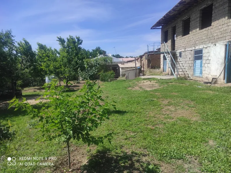 Продается участок с домом,сзади канал 1