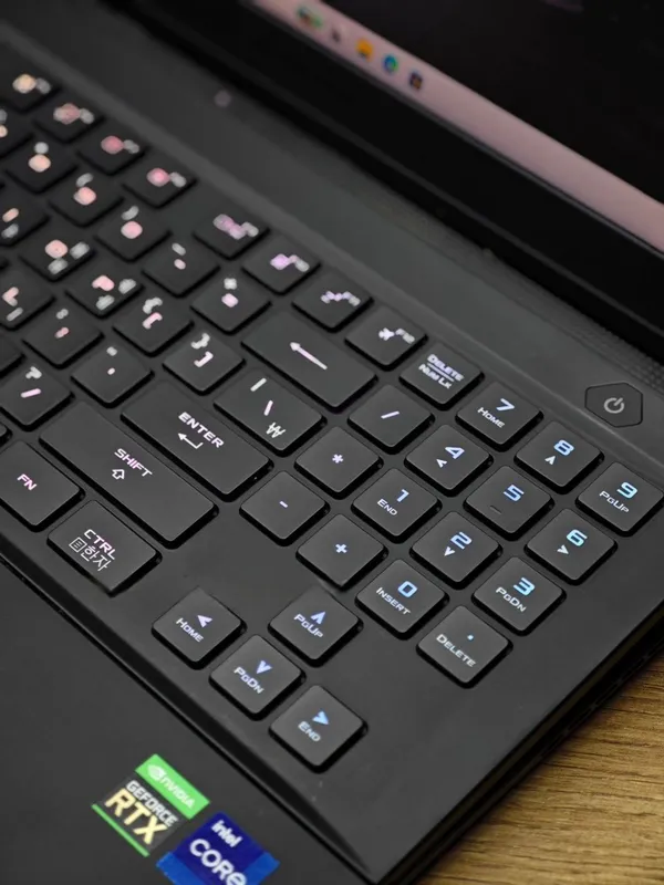 Asus ROG Zephyrus S17 GX703 | RTX 3080 16GB | 2K 240Hz 5 Asus ROG Zephyrus S17 GX703 | RTX 3080 16GB | 2K 240Hz 5