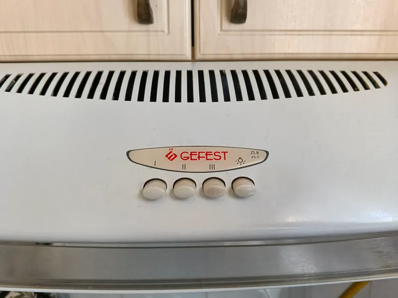 Вытяжка Гефест Белоруссия, 3скорости, свет, фильтр — фото 1