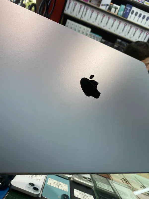 Macbook Pro 16 M3Max/128GB/8TB/SpaceBlack(OpenBox) 4