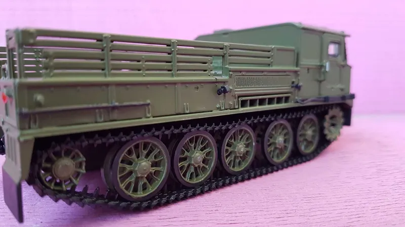 Сборная модель - Средний артиллерийский тягач АТС-59Г 1:43 AVD Models — фото 2
