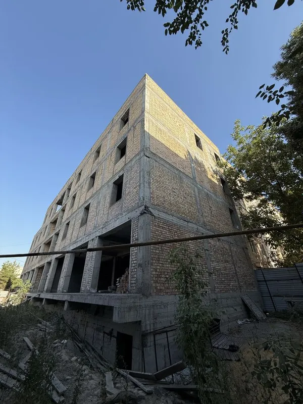 Продажа здания вдоль дороги 2305м2 Юнусабад первая линия Сайрам базар — фото 2 Продажа здания вдоль дороги 2305м2 Юнусабад первая линия Сайрам базар — фото 2