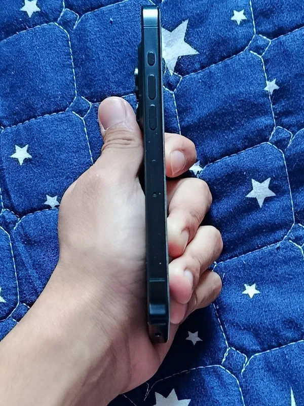 iPhone 15 pro 256GB 4