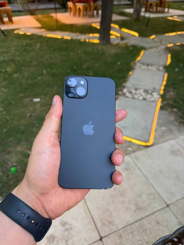 iPhone 15 Plus 128 gb Qora rang 5