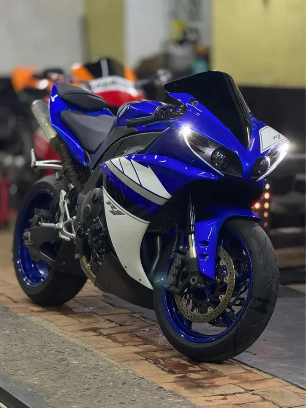 Yamaha R1 2012 деньги срочно нужны 3 Yamaha R1 2012 деньги срочно нужны 3