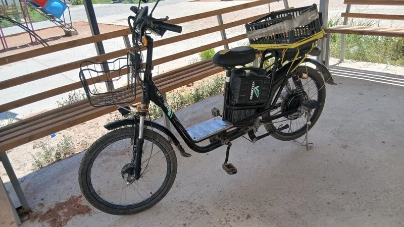 Veloskuter 2024-yil olingan, holati yaxshii aybi yoq prava kerak emas 1