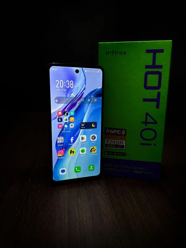 Infinix: HOT 40i 2 Infinix: HOT 40i 2