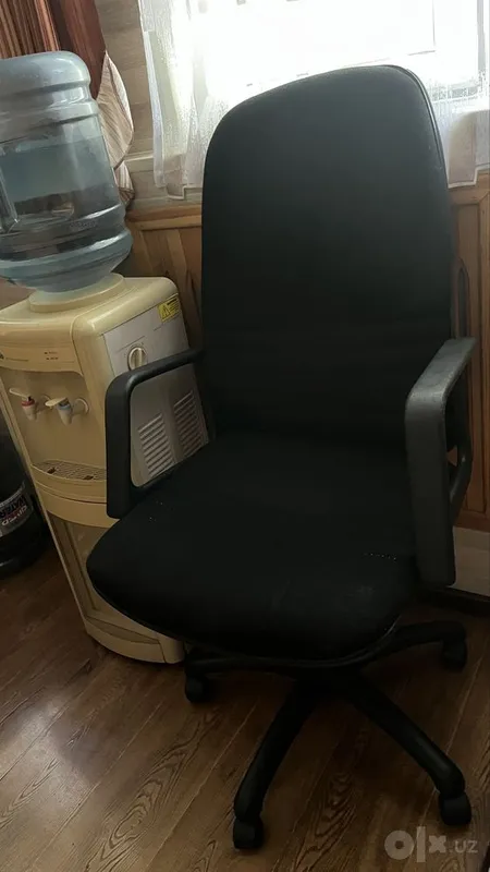 Ofis kreslosi sotiladi Ofis kreslosi sotiladi