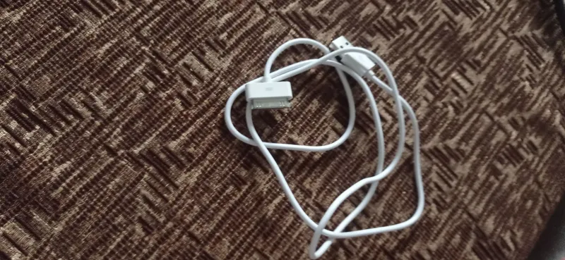 Зарядки для iPhone 4 и 4s Зарядки для iPhone 4 и 4s