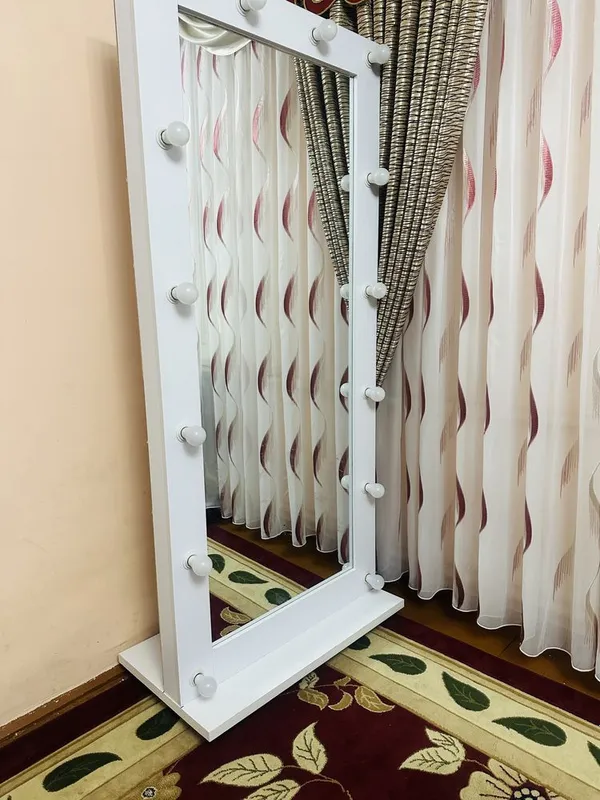 Modellar,magazin,dokon va go’zallik salonlari uchun oyna.