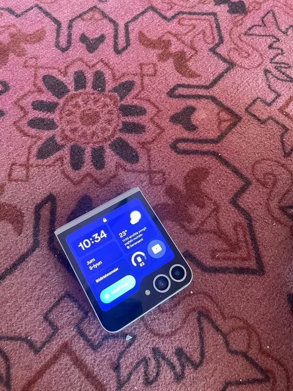 Samsung Galaxy Z Flip 6 — фото 3