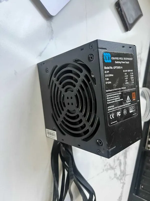 Блок питания CWT GPT500S-A 500W 3 Блок питания CWT GPT500S-A 500W 3