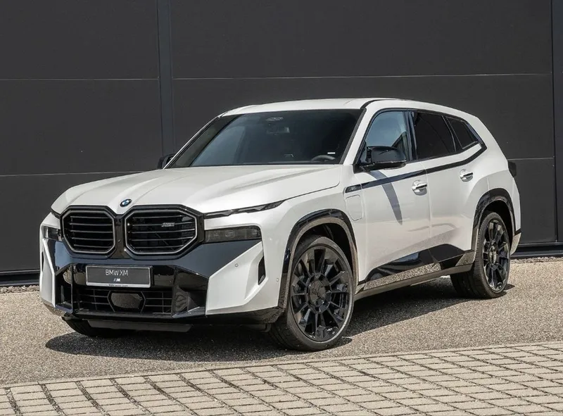 BMW XM 50e 2026 new 1