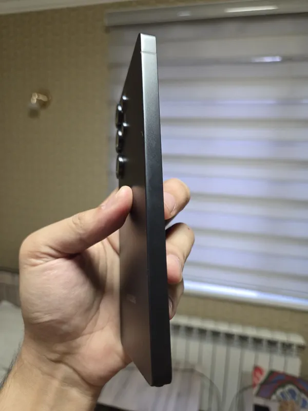 Galaxy S25 Ultra 1TB JetBlack Yengi 4