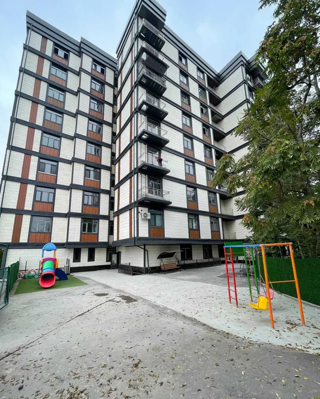 Продаётся современный дом, расположенный вдоль дороги. В 1 км от ТТЗ 6 Продаётся современный дом, расположенный вдоль дороги. В 1 км от ТТЗ 6