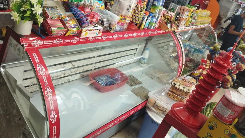 Vetrina xaladilnik sotiladi 2